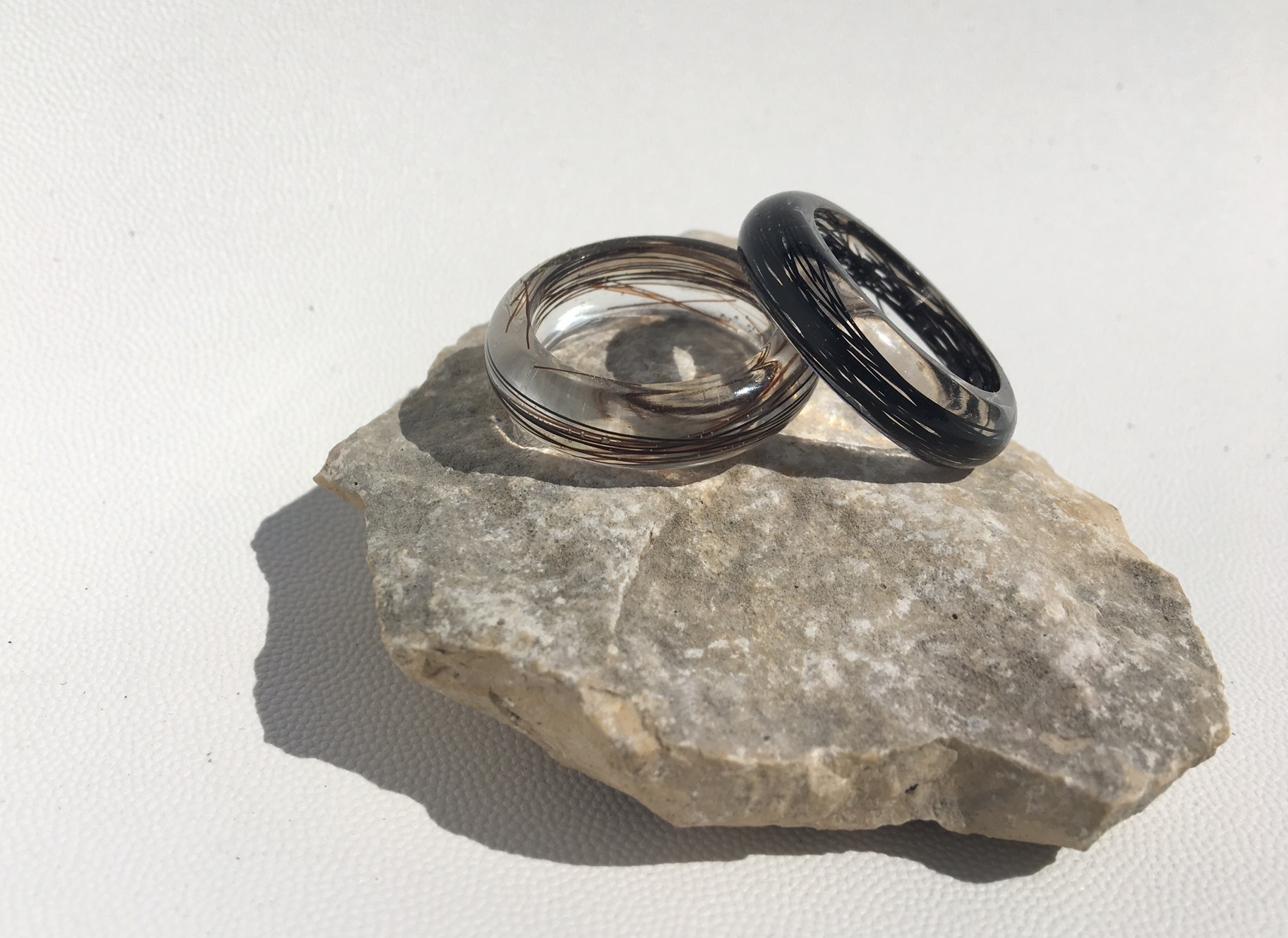 Creation crins cheval bague resine grande taille large noir marron solide