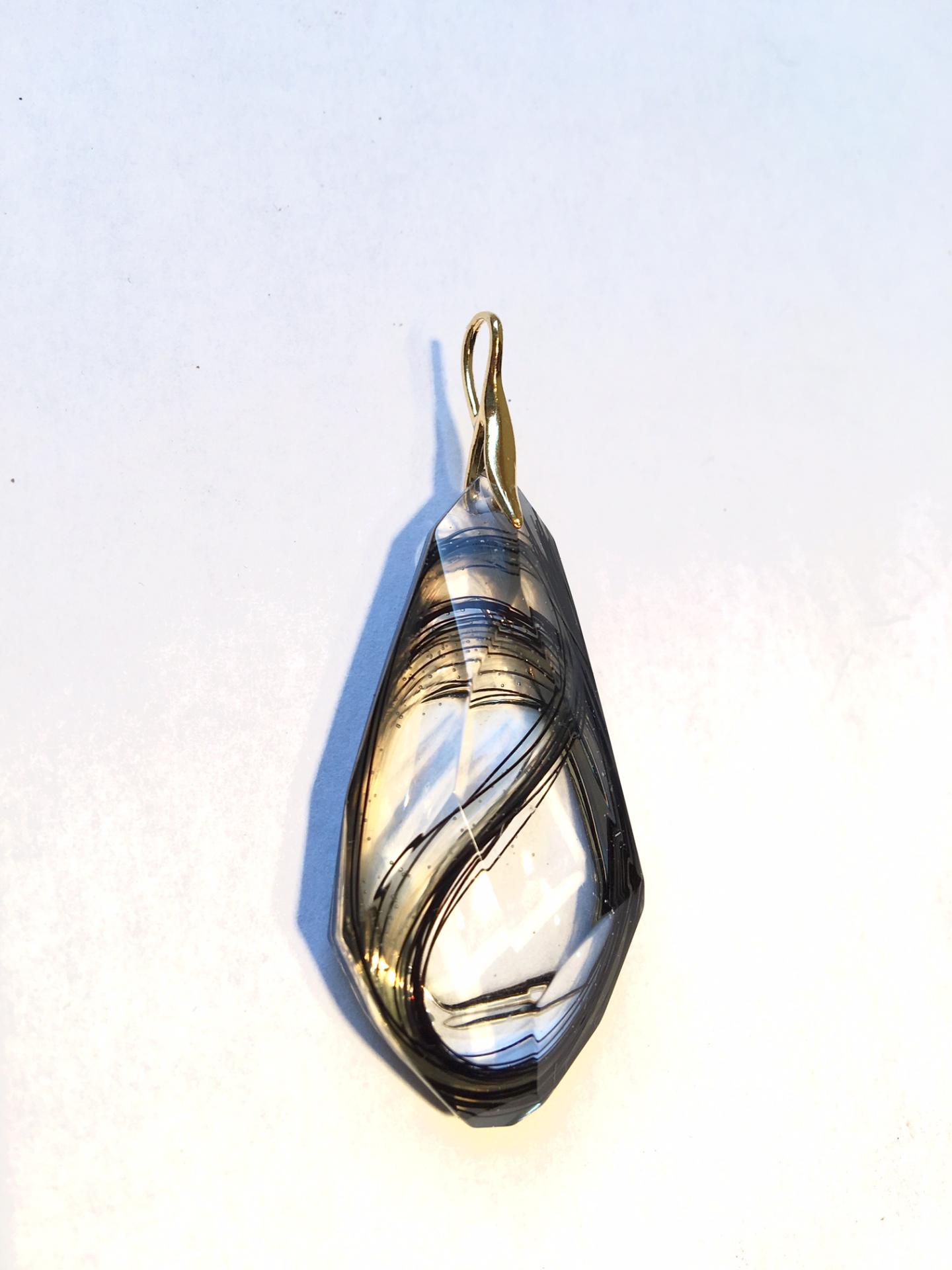 Creation crins cheval bijoux pendentif beliere or plaque facette transparent solide 1