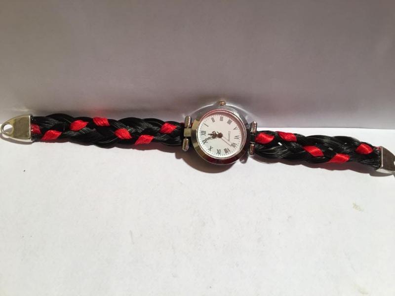 Creation crins cheval montre argent plat noir rouge qualite