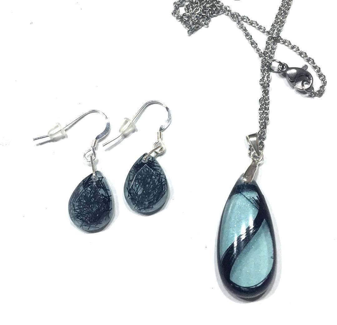 Creation crins cheval pendentif boucle oreille bleu paillette femme parure larme noir crin horse horsehair