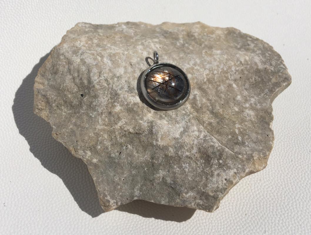 Creation crins cheval pendentif resine immortel acier inoxydable petit moderne