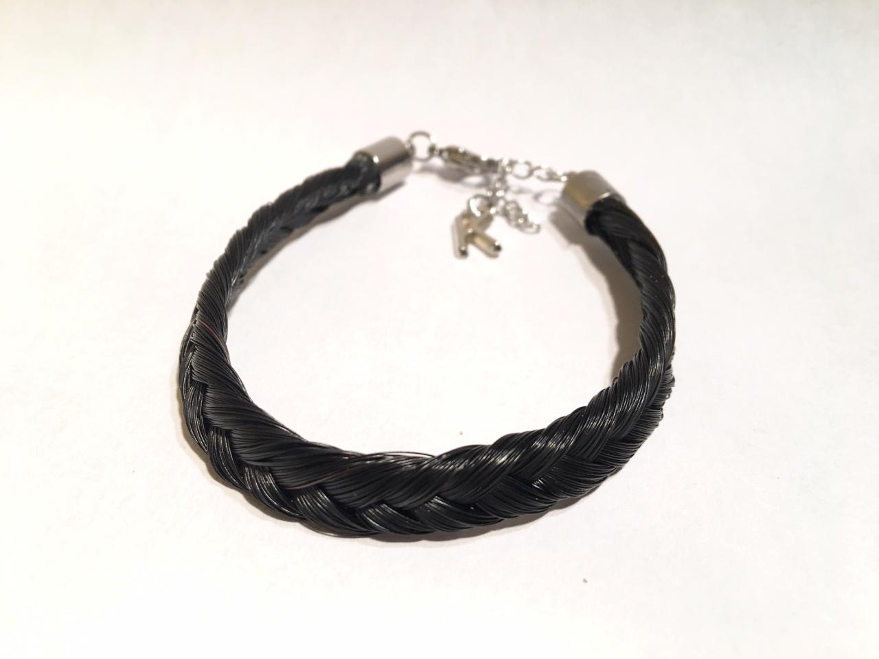 Bracelet en crins de cheval noir avec une initiale